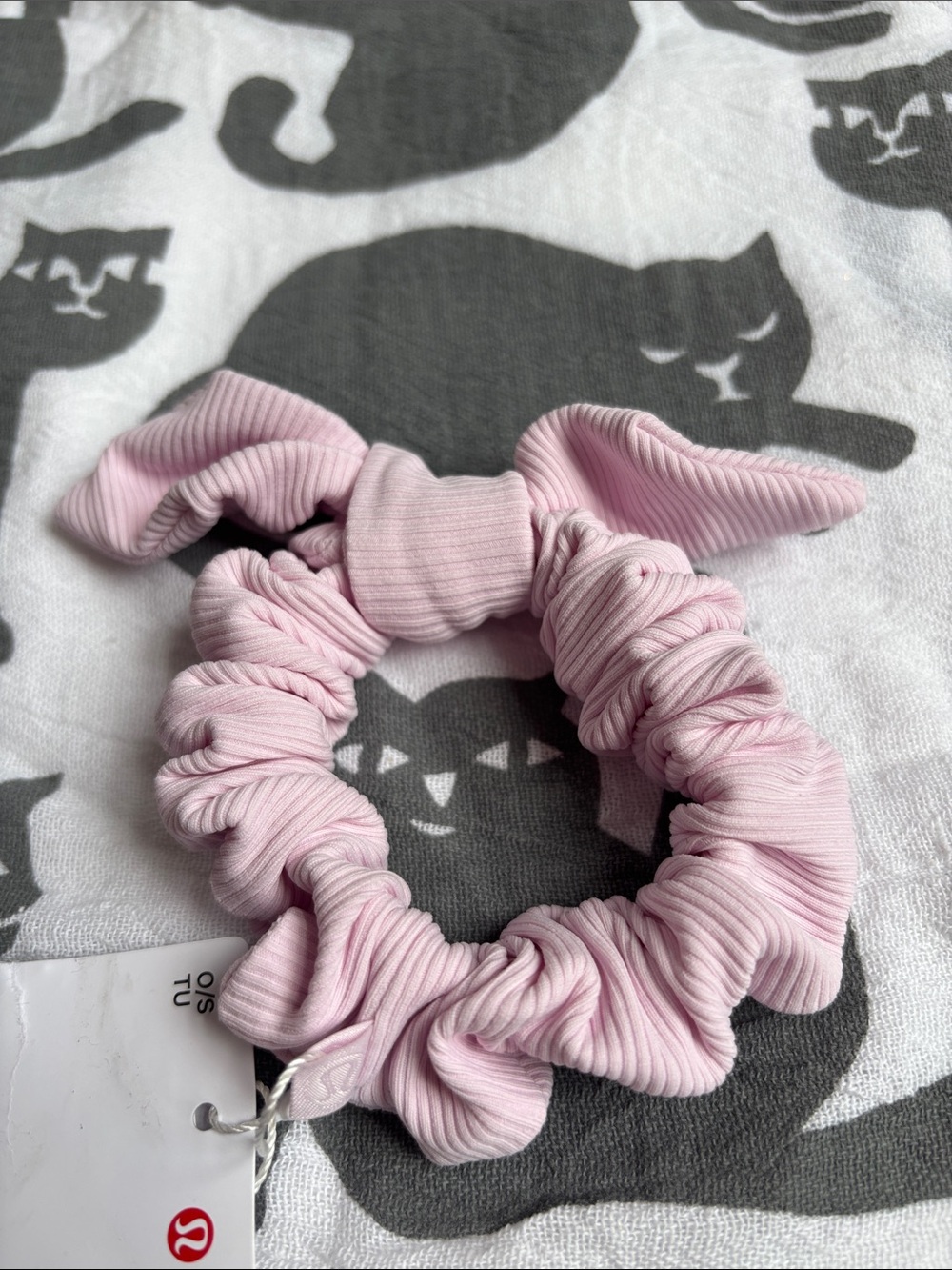 Lululemon Uplifting Scrunchie *Bow Meadowsweet Pink NWT